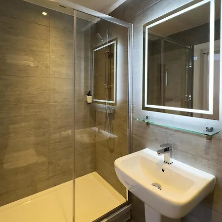 Berjaya Eden Park London Hotel Esterno foto