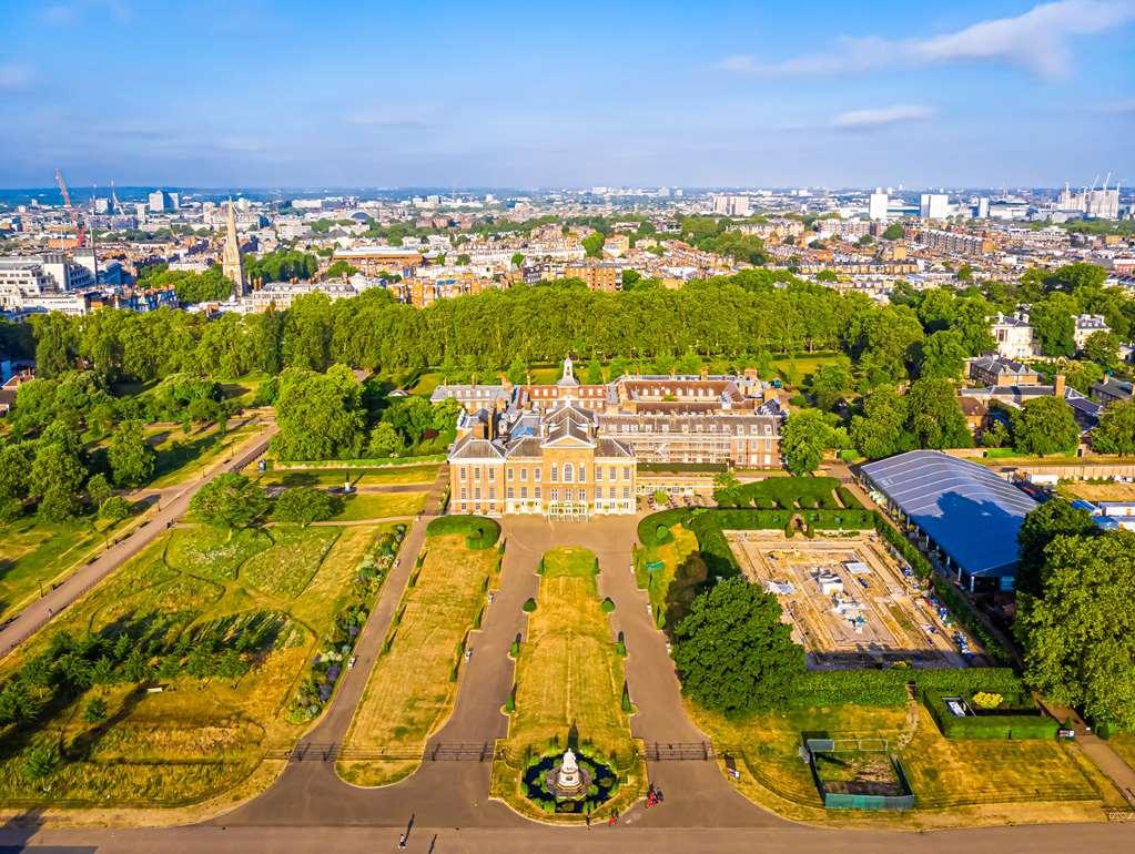 Отель Berjaya Eden Park Лондон