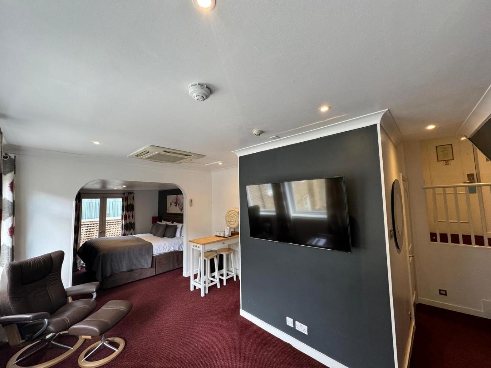 Отель Berjaya Eden Park 3*